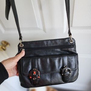 Naturalizer Black Crossbody Bag with Adjustable Strap and Classic Design